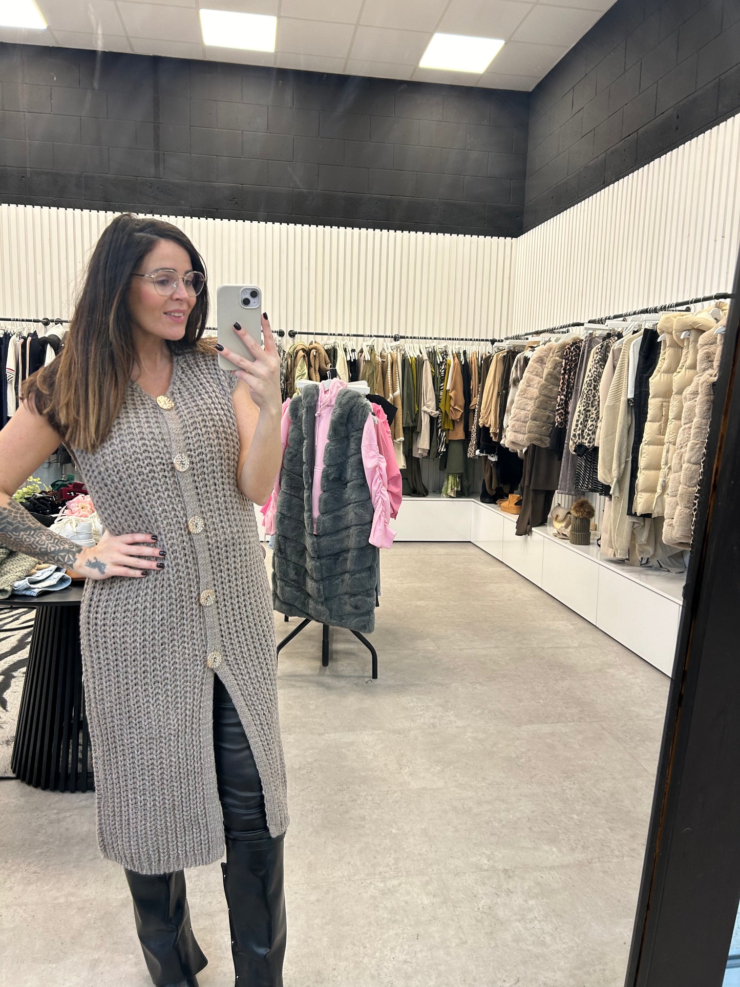 Sleeveless Button Cardigan