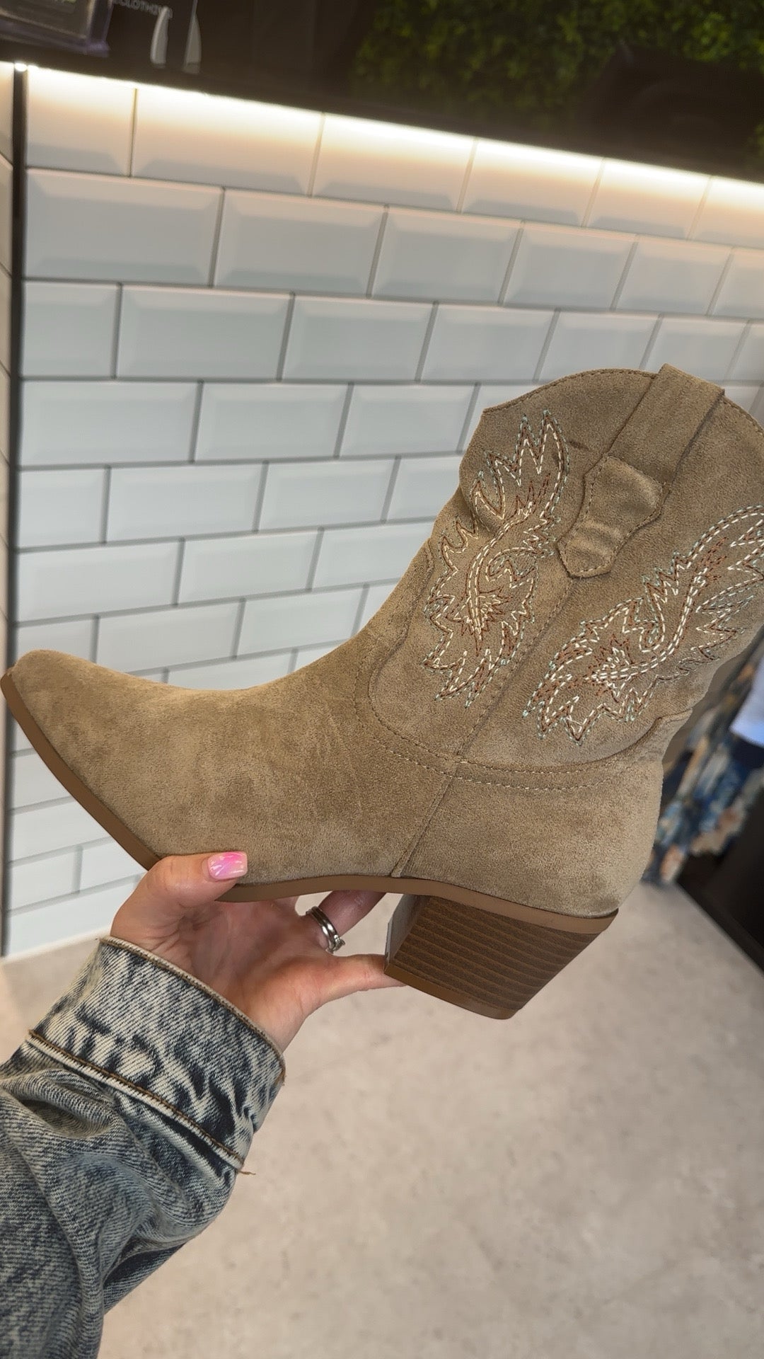 Mini beige cowboy boots